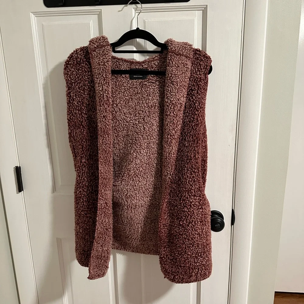 VEST🌟 - Picture 1 of 5